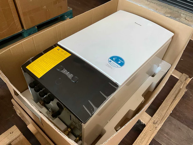 Daikin - ehbh04da6v - warmtepomp - afbeelding 1 van  3