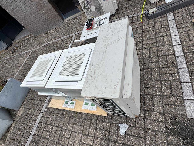 Daikin airco binnen(4x)+ buiten unit - afbeelding 3 van  9