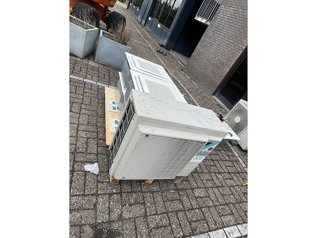 Daikin airco binnen(4x)+ buiten unit - afbeelding 5 van  9