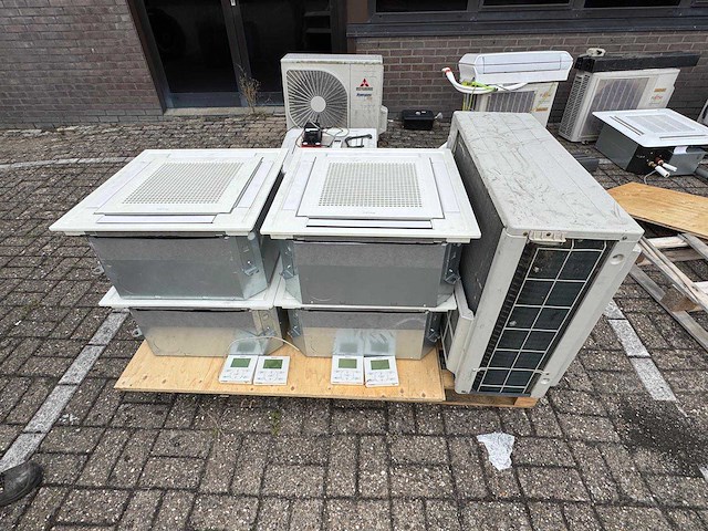 Daikin airco binnen(4x)+ buiten unit - afbeelding 7 van  9
