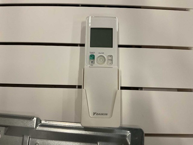 Daikin airconditioning binnenunit met afstandsbediening - afbeelding 2 van  2