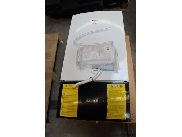 Daikin altherma 3 h lucht-water warmtepomp buitenunit epra08eaw1 - afbeelding 5 van  12