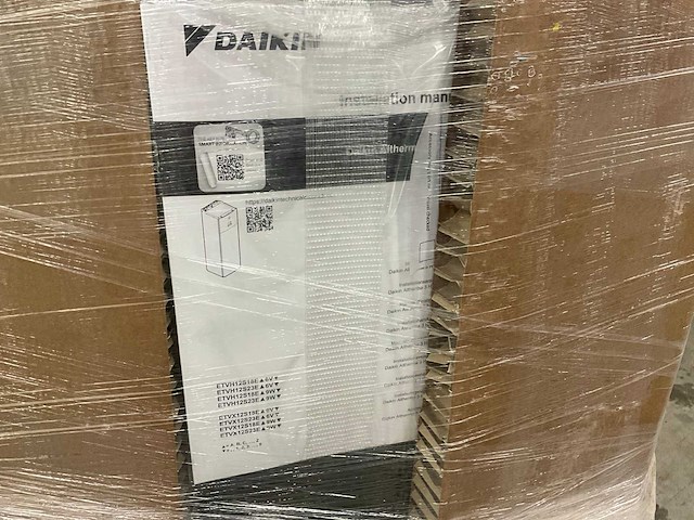 Daikin etvx12s18e9w altherma 3 h mt warmtepomp lucht/water binnenunit 12 kw + buh 9 kw met warmtapwatertank 180 liter verwarmen/koelen - afbeelding 7 van  7