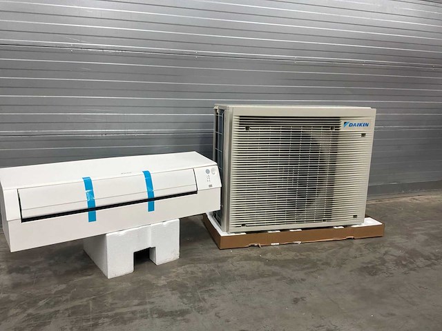 Daikin warmtepomp set binnen en buitenunit 5kw - afbeelding 10 van  17