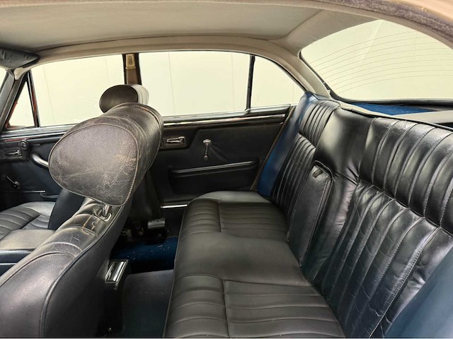 Daimler - sovereign - 4.2 - oldtimer - 1973 - afbeelding 7 van  14