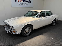 Daimler - sovereign - 4.2 - oldtimer - 1973 - afbeelding 2 van  5