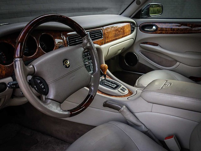 Daimler 4.0 v8 supercharged lwb automaat , 70-pkl-8 - afbeelding 3 van  29