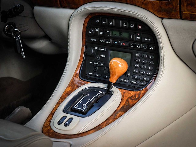 Daimler 4.0 v8 supercharged lwb automaat , 70-pkl-8 - afbeelding 9 van  29