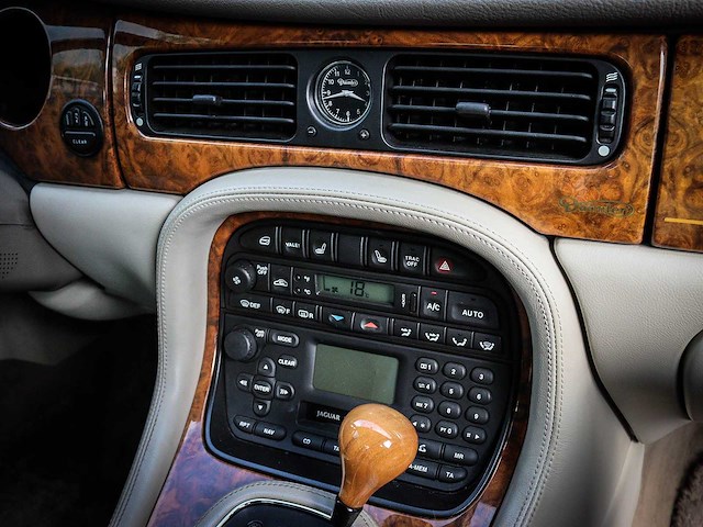 Daimler 4.0 v8 supercharged lwb automaat , 70-pkl-8 - afbeelding 13 van  29