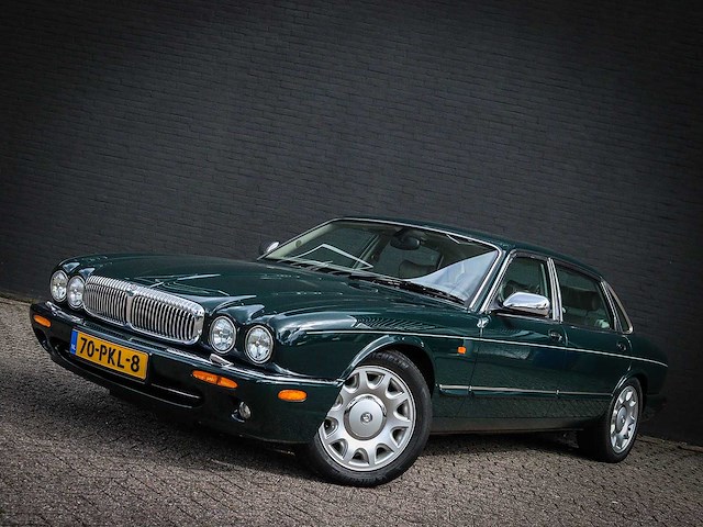 Daimler 4.0 v8 supercharged lwb automaat , 70-pkl-8 - afbeelding 1 van  25