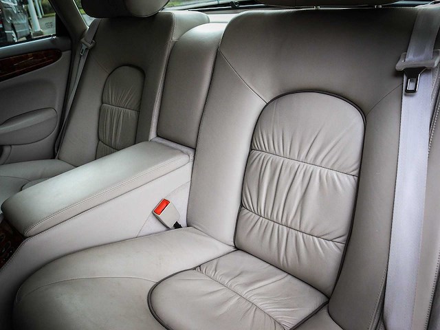 Daimler 4.0 v8 supercharged lwb automaat , 70-pkl-8 - afbeelding 15 van  25