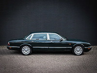 Daimler 4.0 v8 supercharged lwb automaat , 70-pkl-8 - afbeelding 18 van  25