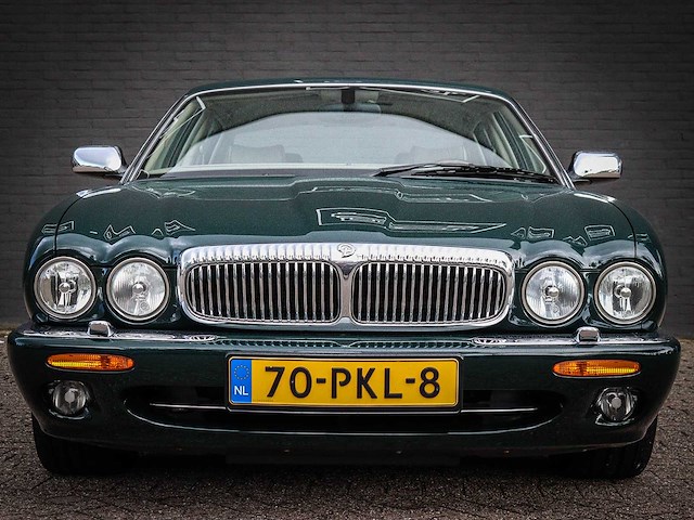 Daimler 4.0 v8 supercharged lwb automaat , 70-pkl-8 - afbeelding 21 van  25