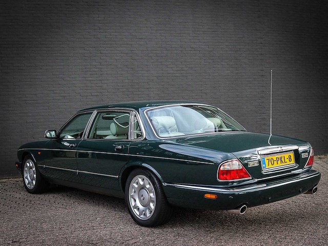 Daimler 4.0 v8 supercharged lwb automaat , 70-pkl-8 - afbeelding 28 van  29