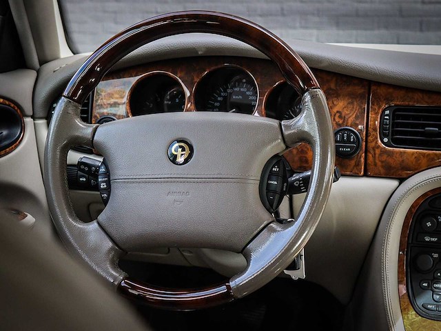 Daimler 4.0 v8 supercharged lwb automaat , 70-pkl-8 - afbeelding 2 van  14