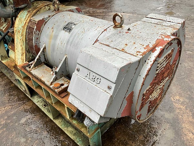 Daimler benz nood stroomgenerator - afbeelding 8 van  17