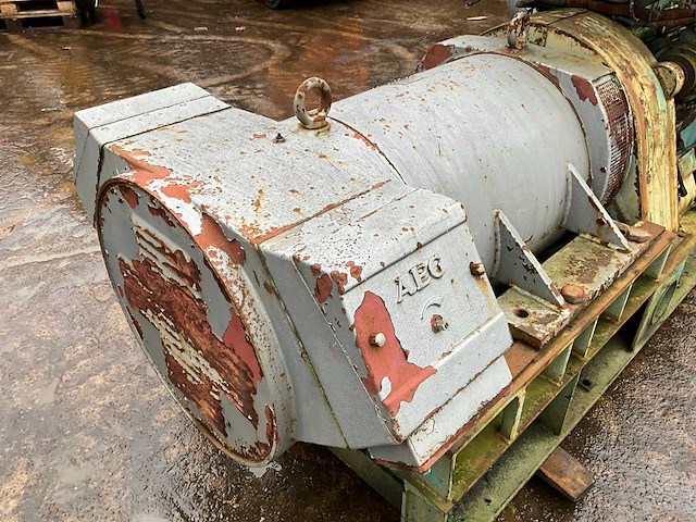 Daimler benz nood stroomgenerator - afbeelding 9 van  17