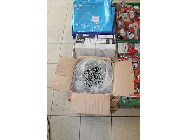 Dak- en paneelschroeven in 4 dozen. - afbeelding 3 van  3