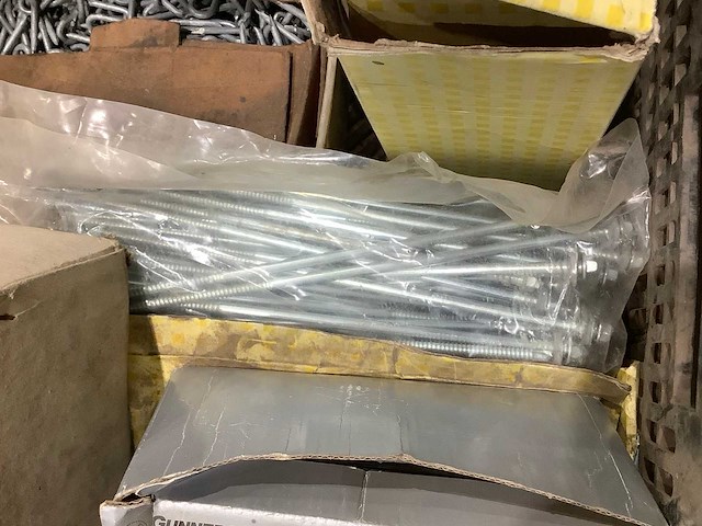 Dak en houtschroeven - afbeelding 2 van  9