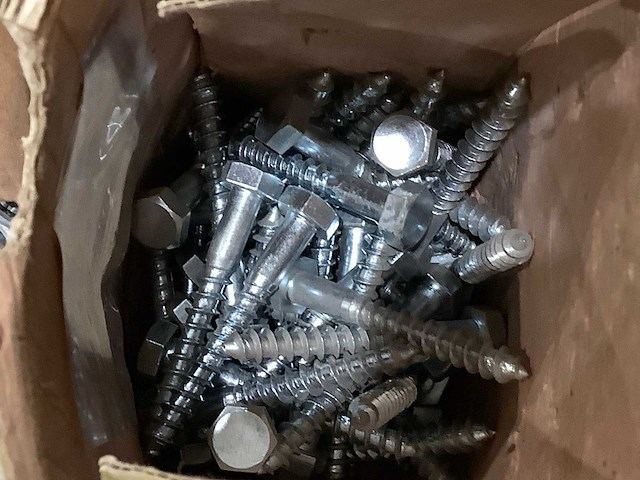 Dak en houtschroeven - afbeelding 7 van  9