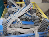 Dakbeveiliging / daksteunen in manden en kist. - afbeelding 3 van  5