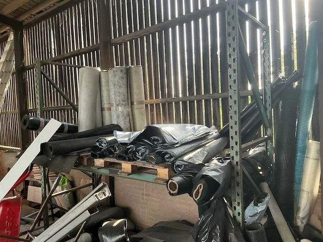 Dakmateriaal in 2 stellingen - afbeelding 9 van  19