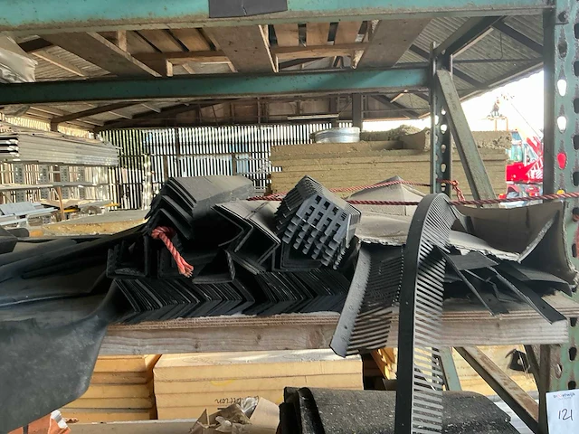 Dakmateriaal in 2 stellingen - afbeelding 3 van  19