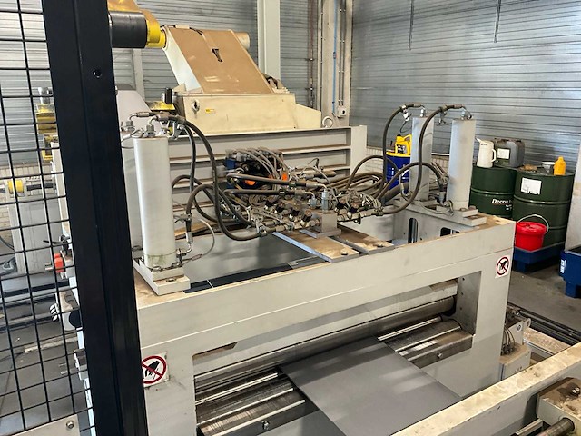 Dalcos - 2016 - lxn 1000 - cnc fiber lasersnijmachine - afbeelding 14 van  18