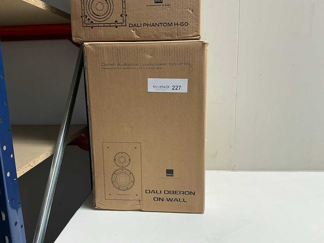 Dali oberon on-wall light oak 2-delige speakerset - afbeelding 4 van  5