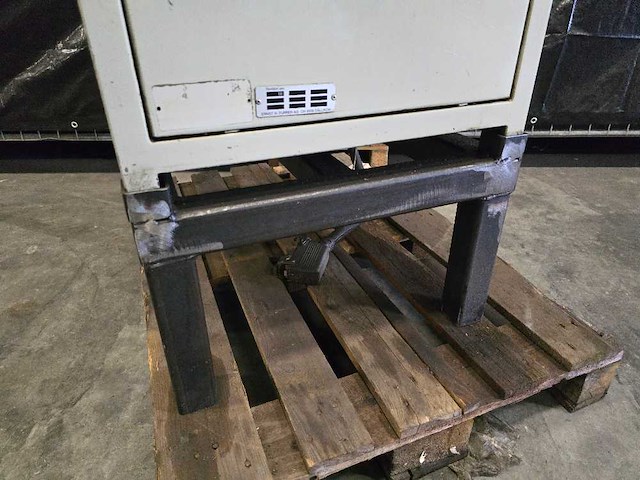 Dallikon - oliekoeler - afbeelding 3 van  9