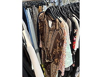 Dames blouses, rokken, jurken en broeken (240 stuks) - afbeelding 5 van  95