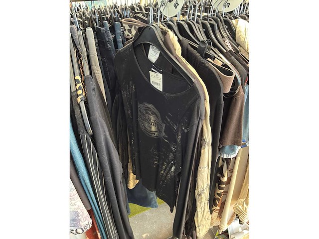 Dames blouses, rokken, jurken en broeken (240 stuks) - afbeelding 17 van  95