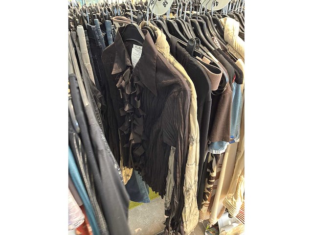 Dames blouses, rokken, jurken en broeken (240 stuks) - afbeelding 18 van  95