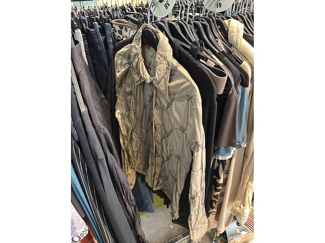 Dames blouses, rokken, jurken en broeken (240 stuks) - afbeelding 19 van  95