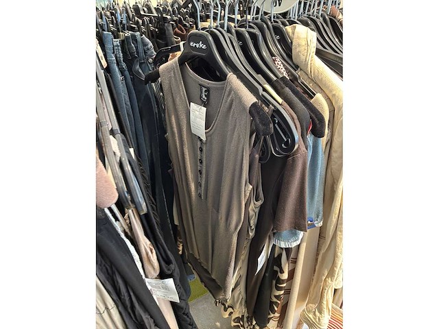 Dames blouses, rokken, jurken en broeken (240 stuks) - afbeelding 25 van  95