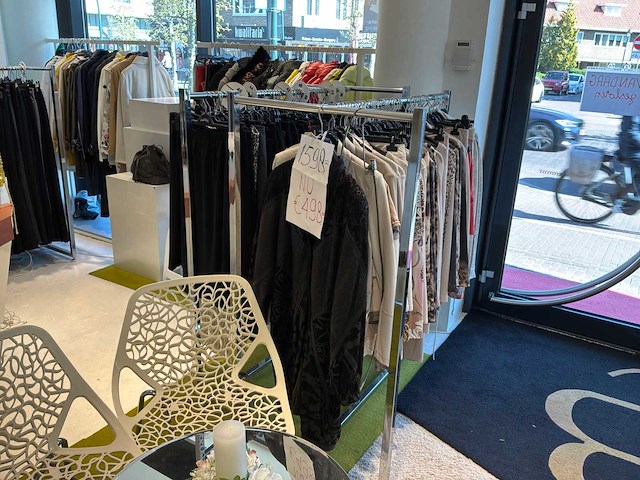 Dames blouses, rokken, jurken en broeken (240 stuks) - afbeelding 21 van  95