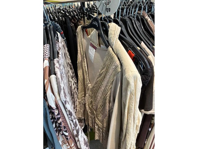 Dames blouses, rokken, jurken en broeken (240 stuks) - afbeelding 34 van  95