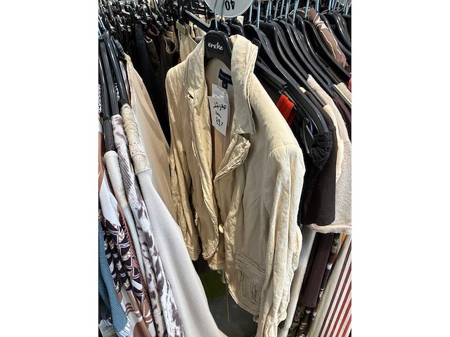 Dames blouses, rokken, jurken en broeken (240 stuks) - afbeelding 35 van  95