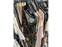 Dames blouses, rokken, jurken en broeken (240 stuks) - afbeelding 44 van  95