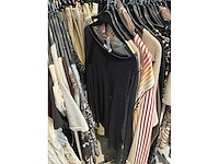 Dames blouses, rokken, jurken en broeken (240 stuks) - afbeelding 46 van  95