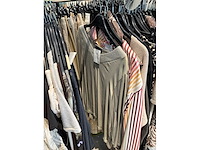 Dames blouses, rokken, jurken en broeken (240 stuks) - afbeelding 47 van  95