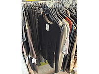 Dames blouses, rokken, jurken en broeken (240 stuks) - afbeelding 42 van  95