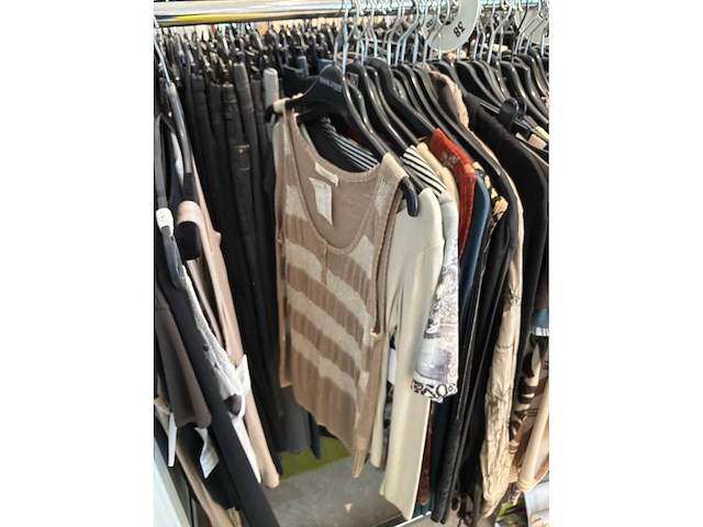 Dames blouses, rokken, jurken en broeken (240 stuks) - afbeelding 63 van  95