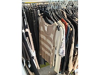 Dames blouses, rokken, jurken en broeken (240 stuks) - afbeelding 63 van  95