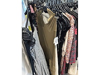 Dames blouses, rokken, jurken en broeken (240 stuks) - afbeelding 80 van  95
