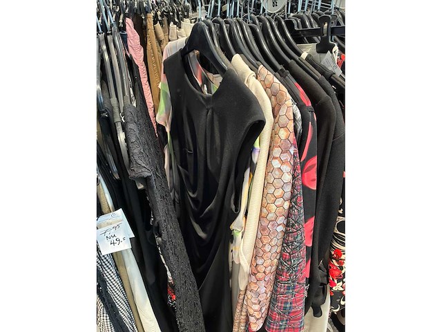 Dames blouses, rokken, jurken en broeken (240 stuks) - afbeelding 84 van  95