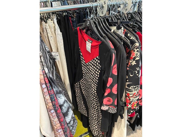 Dames blouses, rokken, jurken en broeken (240 stuks) - afbeelding 87 van  95