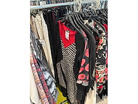 Dames blouses, rokken, jurken en broeken (240 stuks) - afbeelding 87 van  95