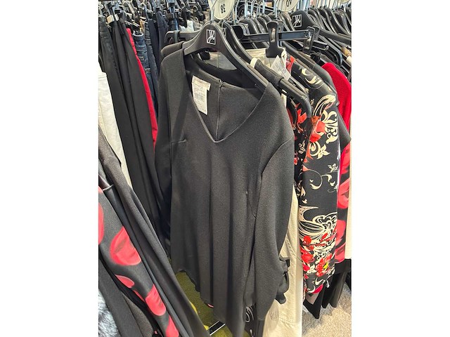 Dames blouses, rokken, jurken en broeken (240 stuks) - afbeelding 92 van  95