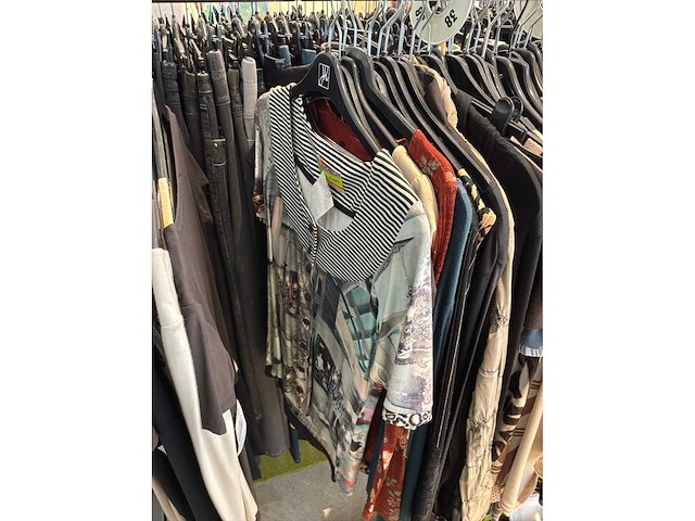 Dames blouses, rokken, jurken en broeken (240 stuks) - afbeelding 90 van  95